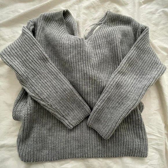 Chunky trendy grey sweater with cross-knit detail - Picture 3 of 5